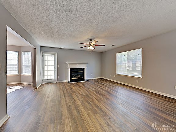 3rd image of 4388 Lodgeview Pl