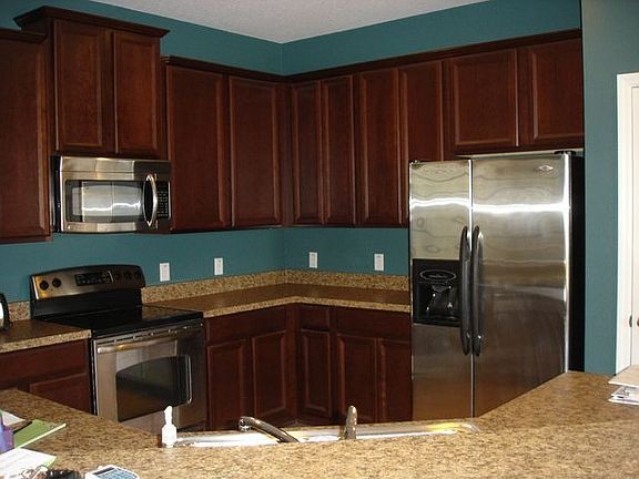 5th image of 12826 Hyland Ln