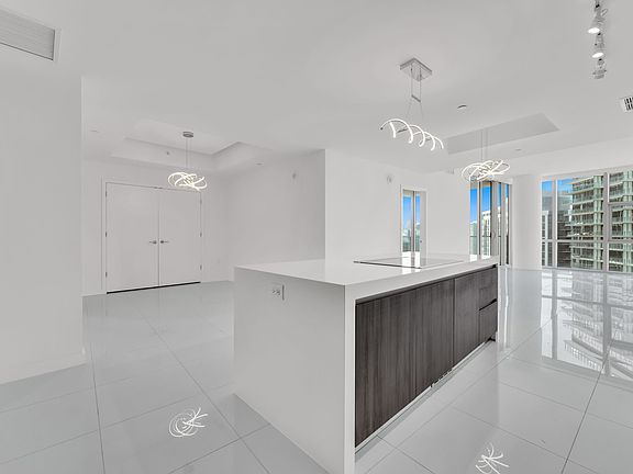2nd image of 851 NE 1st Ave #3712