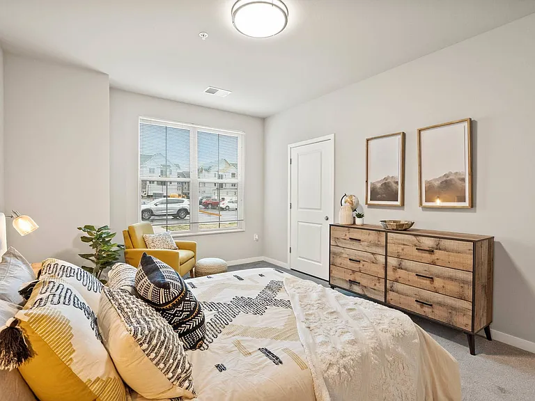The 85 Bedroom | Apartments