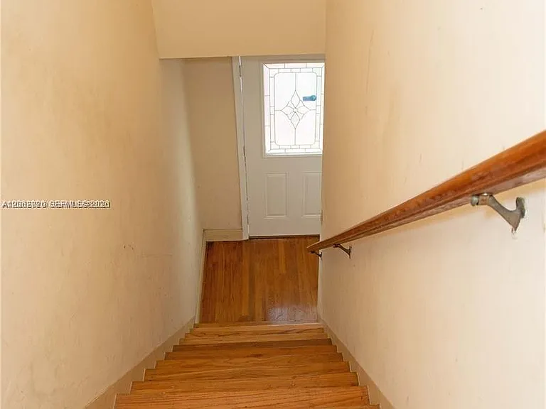 233 Madeira Ave #2 — Photo 8