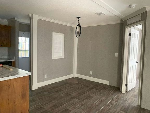 5th image of 9301 Eden Dr #453