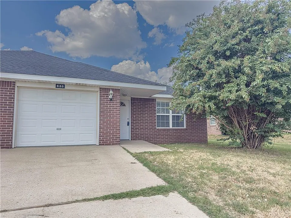 653 Appleridge Dr