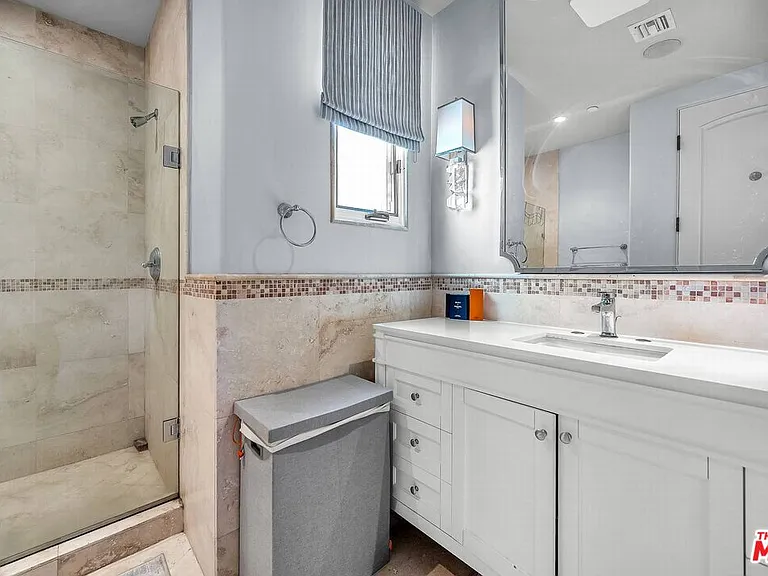 3110 Benedict Canyon Dr — Photo 32