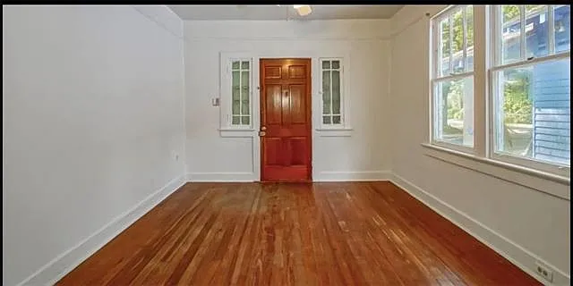 310 Broadway St — Photo 4