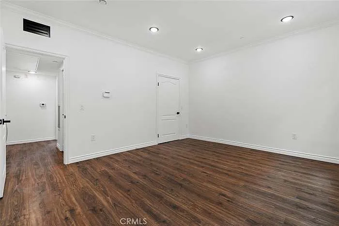 2 bed, 2.5 bath, 1340 sqft, $3,975 — Photo 3