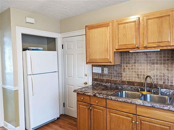 5th image of 2148 Lewis Dr #50