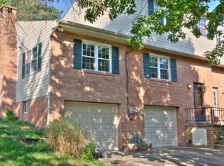 8979 Harmony Dr, Pittsburgh, PA