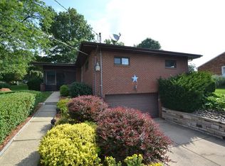 1245 Cocker Dr, Bethel Park, PA