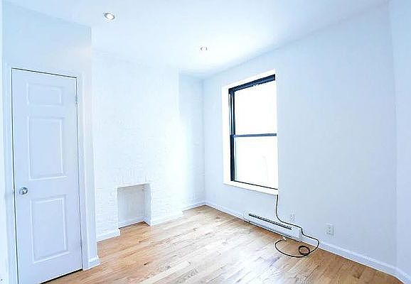 1st image of 943 Columbus Ave Frnt 3