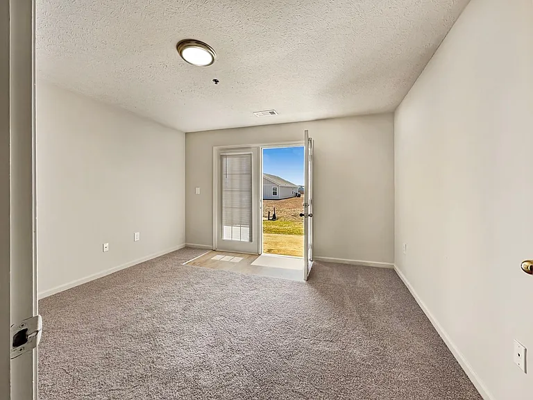 19364 Chelsey Dr — Photo 13