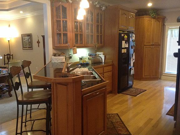 Maple cabinets/Hickory Floor