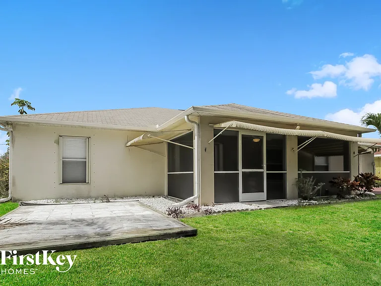 927 NW 10th Ave — Photo 15