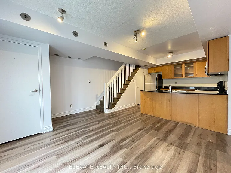 42 Western Battery Rd #706 — Photo 2