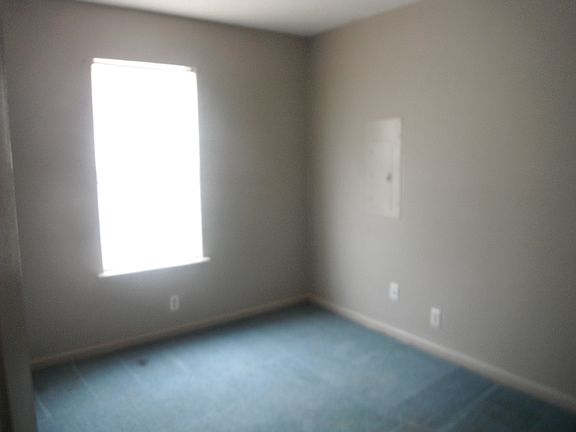 5th image of 211 Scott Spencer St NE