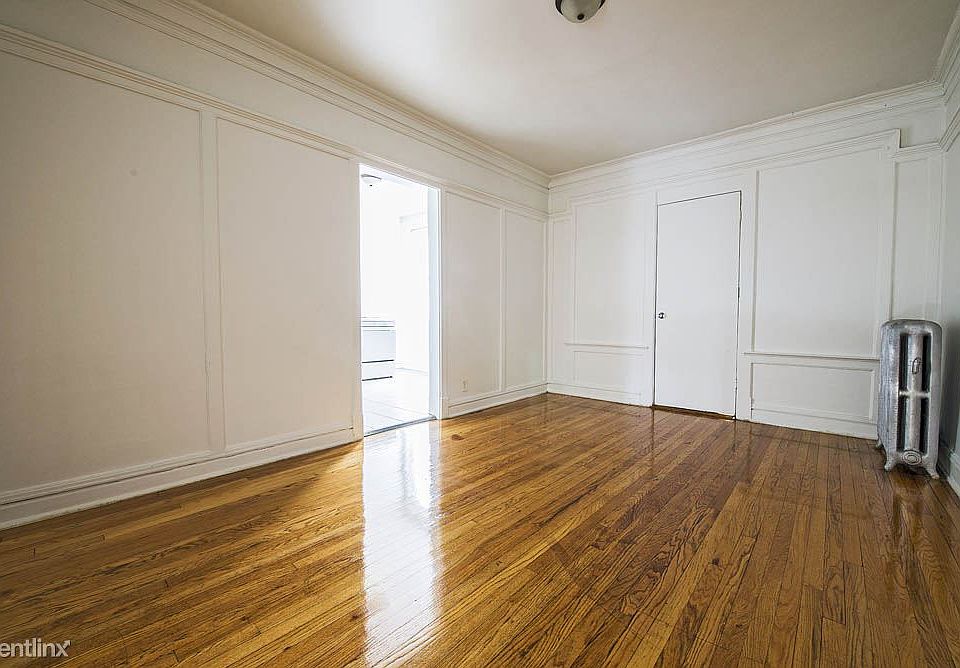 8001 S May St Apartments Chicago Living Room_05