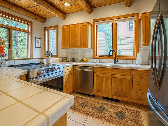 5th image of 281 Eagle Bend Dr