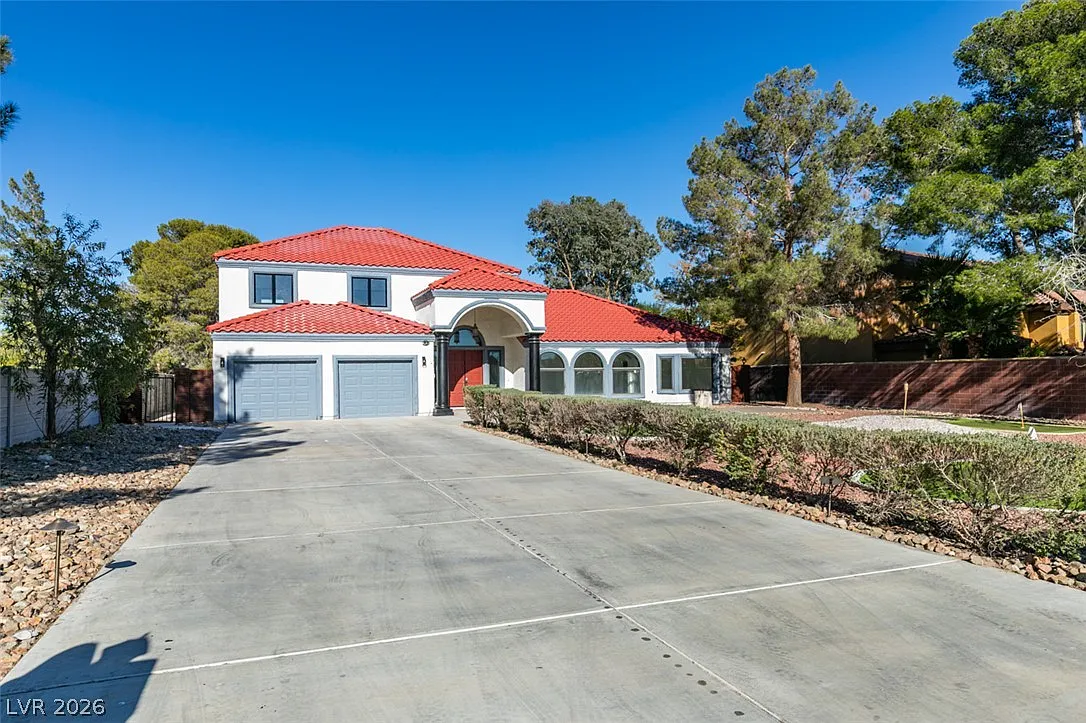 4 bed, 3.0 bath, 3493 sqft, $5,500 — Photo 2