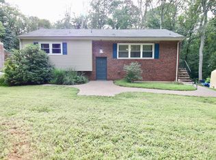 8 Collier Ln, Morganville, NJ 07751