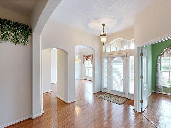 3rd image of 529 BELHAVEN FALLS DRIVE