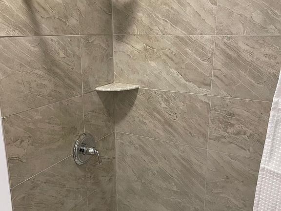 3rd image of 27 Summit St APT 2