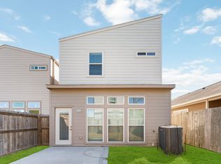 7902 Parnell St #B, Houston, TX 77051