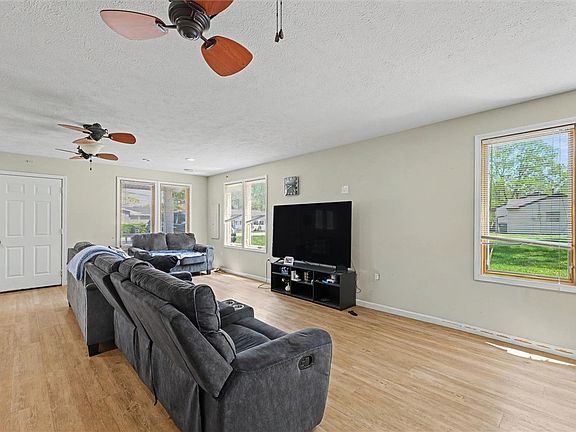 5th image of 5555 Thrush Ave