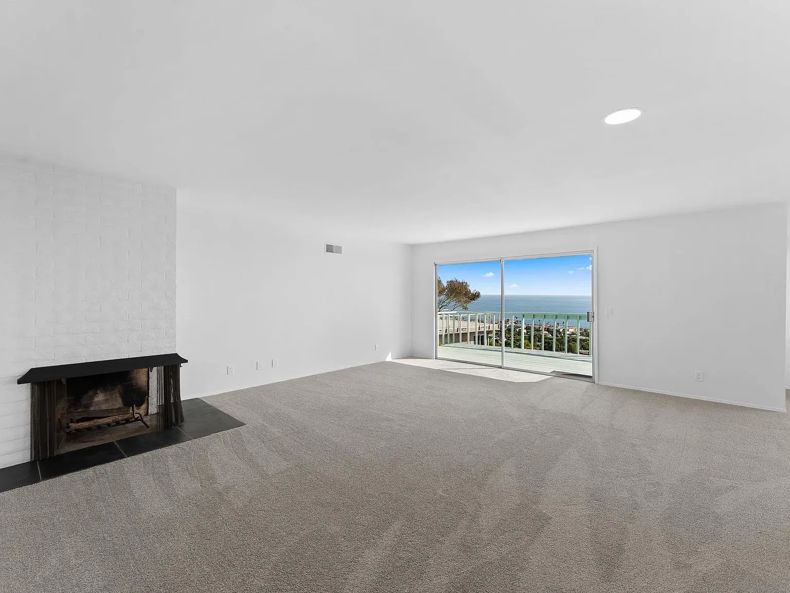3 bed, 3.0 bath, 2487 sqft, $9,500 — Photo 4