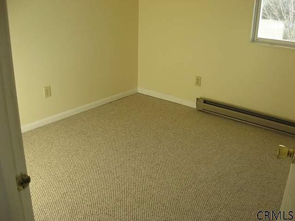 5th image of 8A Woodridge Cir