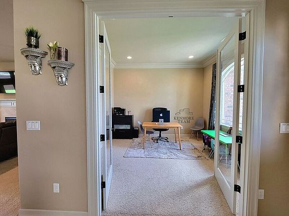 3rd image of 439 Golden Dr