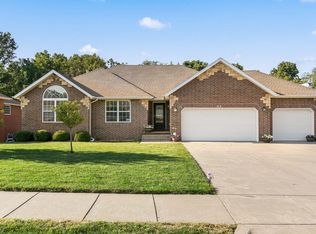 3019 W Augusta Hills St, Springfield, MO 65803