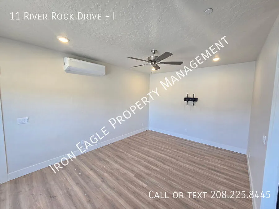 2 bed, 2.0 bath, 895 sqft, $1,595 — Photo 4