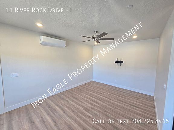 4th image of 11 River Rock Dr #I