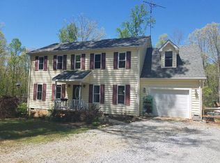 11219 Five Forks Rd, Farmville, VA 23901