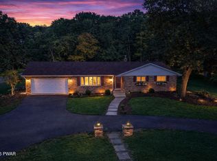 107 Timber Hill Rd, Henryville, PA 18332
