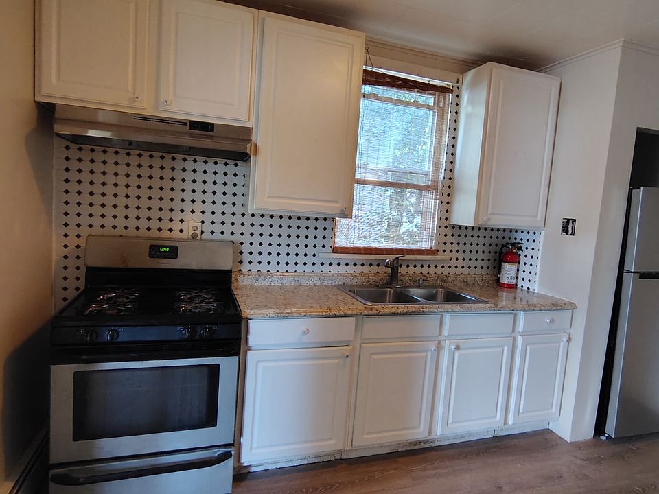 1st image of 24-28 Oakwood Ave #1