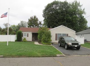 22 Maple Ln, Emerson, NJ 07630