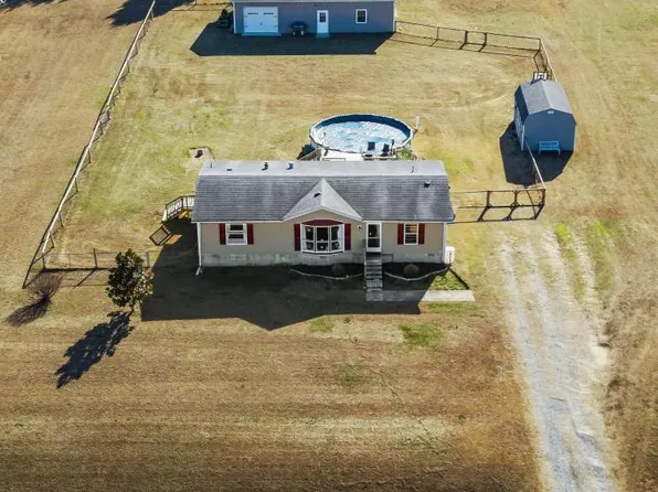 208 Fernwood Dr, Harrington, DE 19952