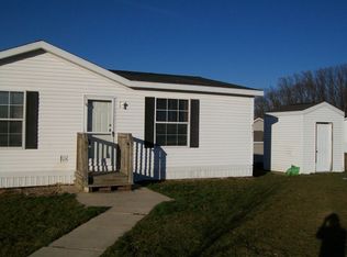 8365 Quill Dr, Fenton, MI