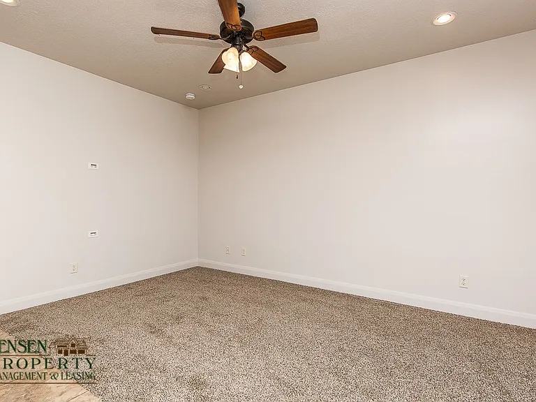370 W Buena Vis #101 — Photo 7
