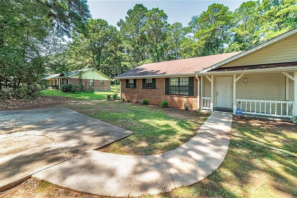 2 bed, 2.0 bath, 1203 sqft, $1,650 — Photo 3