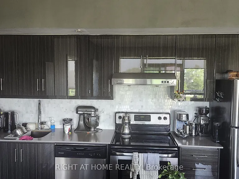 160 Vanderhoof Ave #306 — Photo 11