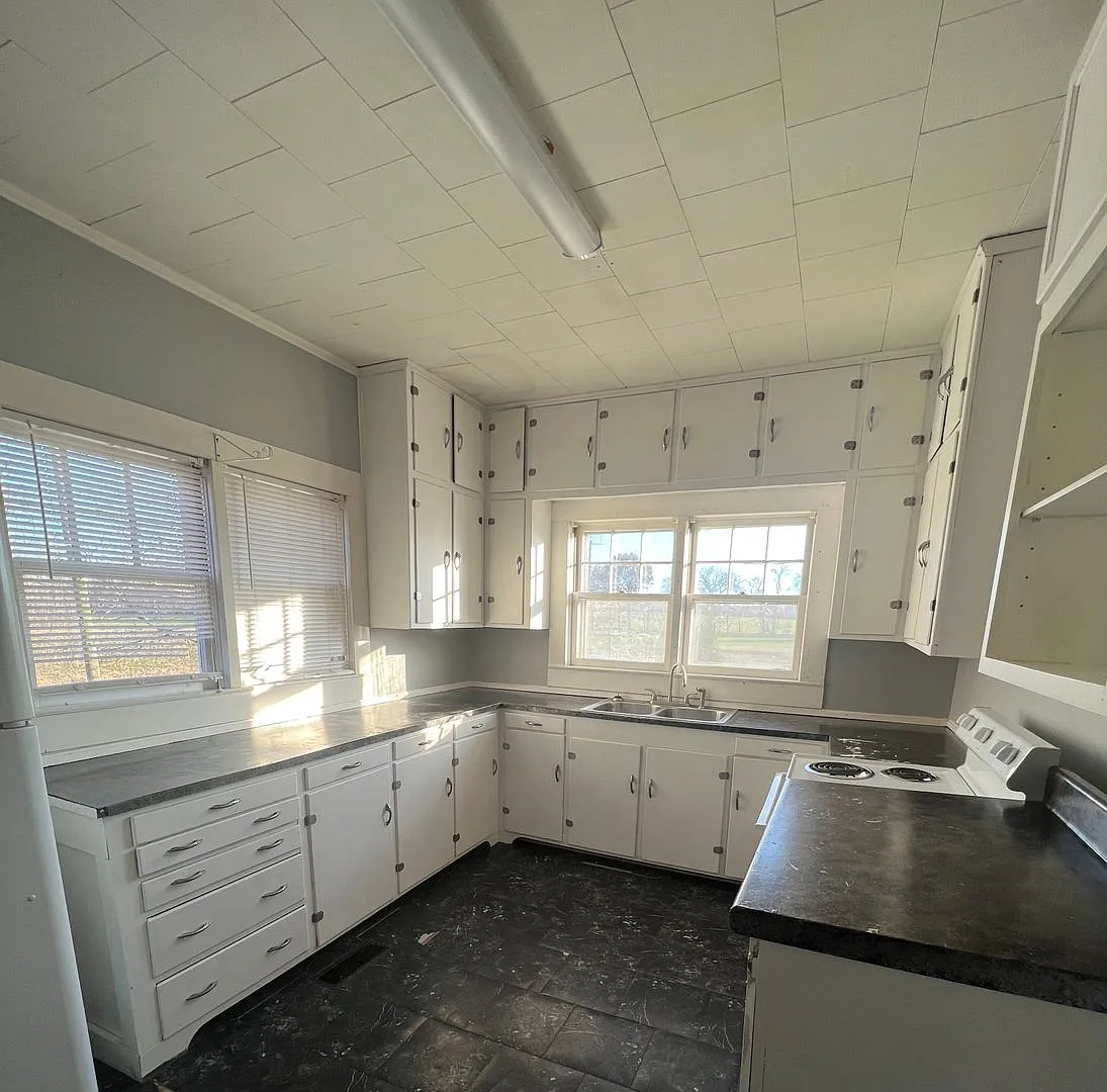 Charming Brick Home! — Photo 2