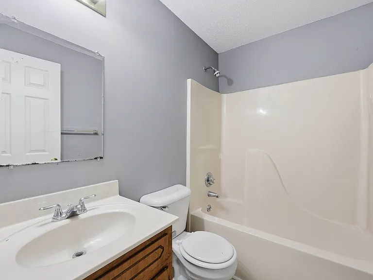 705 Peachers Dr — Photo 8