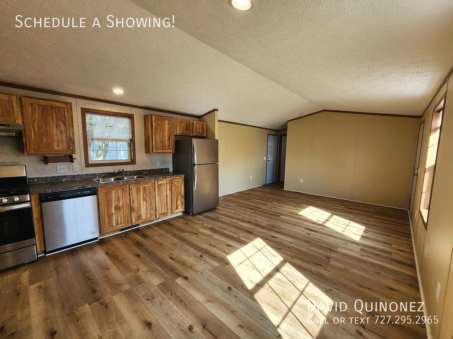 Sale $41,999 / Rent $1,099/mo 2 Bed / 1 Bath — Photo 4