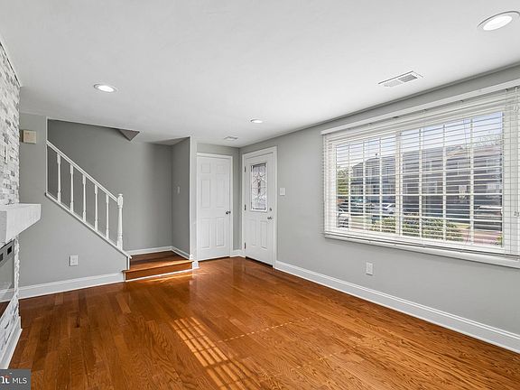 4th image of 8333 Brockham Dr