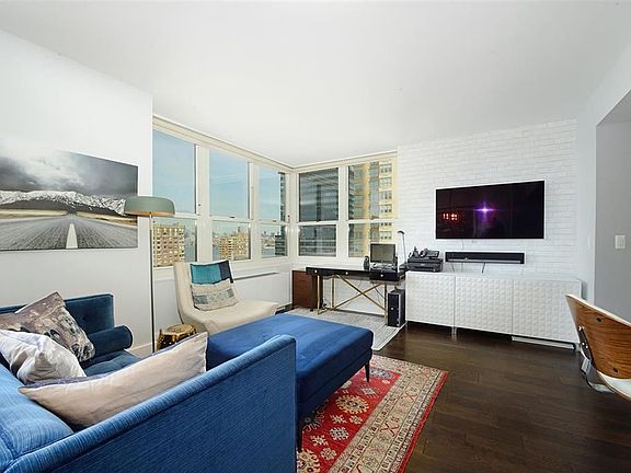 3rd image of 88 Morgan St APT 2402