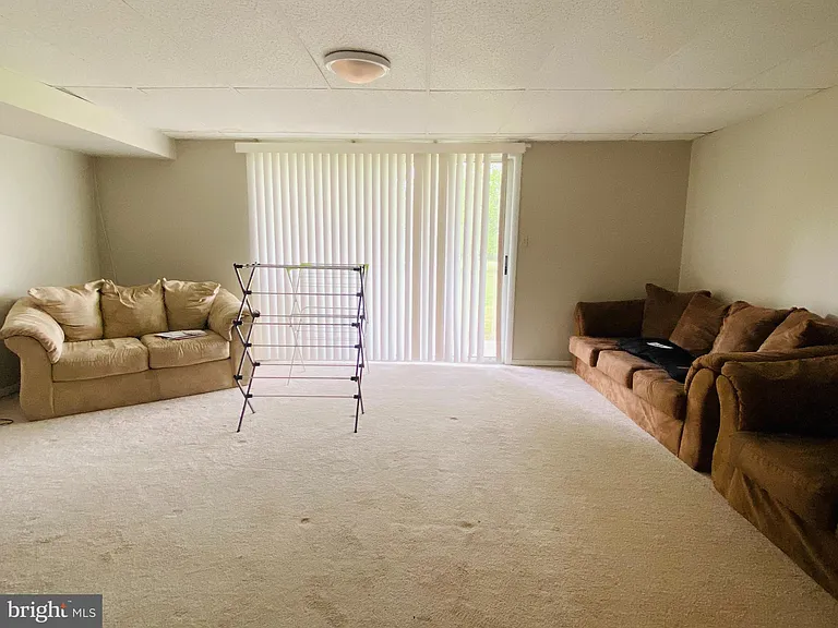 112 Chester Ct — Photo 15