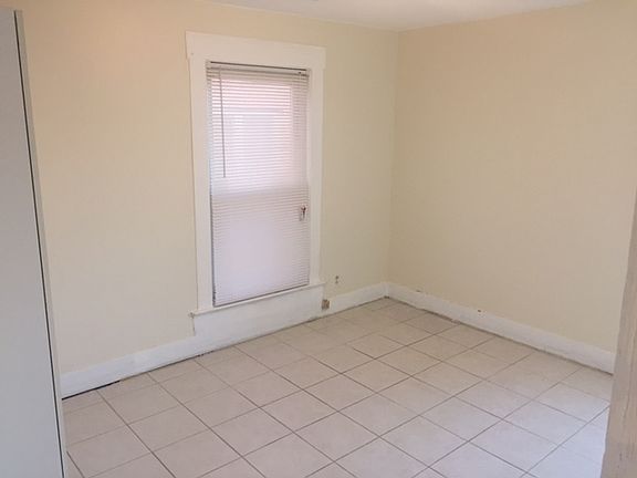 4th image of 411 Westview Pl #3