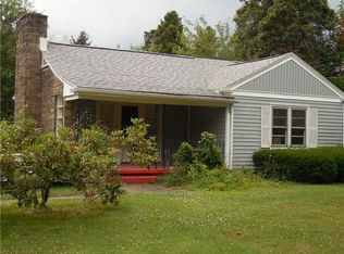 943 N Buhl Farm Dr, Hermitage, PA 16148